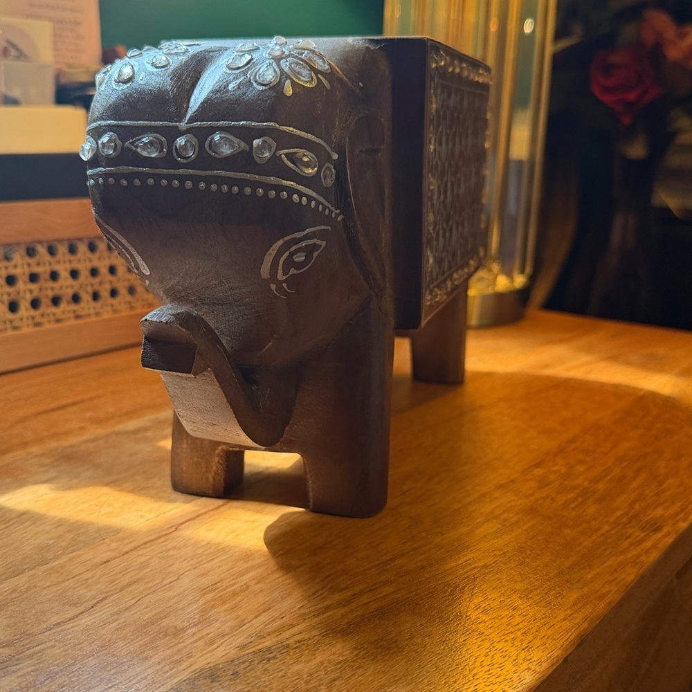 Handcarved Wooden Elephant Decorative Organizer with silver Inlay - Picture 3 of 4